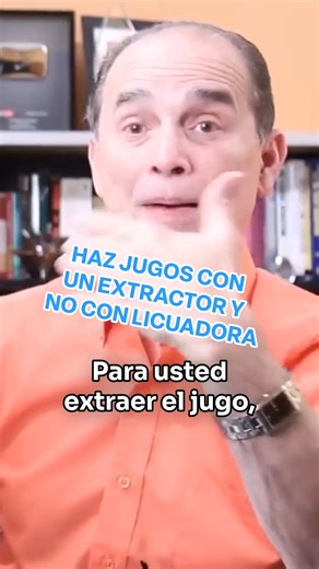 Los jugos verdes deben hacerse en el extractor para asegurarte de darle a tu cuerpo nutrientes y minerales fáciles de absorber. #FrankSuarez #Saludable #Metabolismo #JugosVerdes #Vegetales | MetabolismoTV