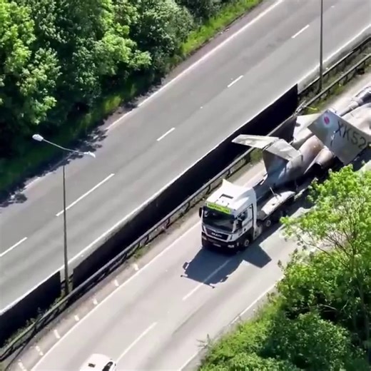Rare road sighting as retired Blackburn Buccaneer S2 warplane makes its way to Binbrook Collection Museum 😲 (credit - SWNS) | Lincolnshire Live