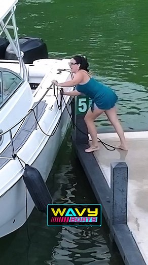 Haulover Inlet on Instagram: "First mate jumps into action during king tide at the Miami boat ramp. How did she do? 👀 Did we film your boat? Get your video here ➡️ www.wavyboats.net link in bio 🌊 🌊 🌊 #wavyboats #hauloverboats #yamahaoutboards #hauloverinlet #Miami #frescochannel #mercuryoutboards #boatingmiami #boatingaroundmiami #officiallyoffshore #centerconsolesonly #fishingteam #boatsdaily #boatsofinstagram #youtuber #usaboatlife #hauloverbeach #boataction #boatactionvideos #roughinlets 