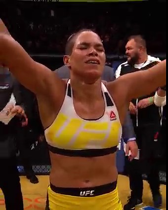 Look back at Amanda Nunes' first crowning moment back at UFC 200 🦁 | UFC