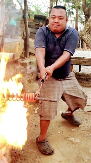 “Fast and Precise Shock Absorber Coil Removal Technique” #anvil #craftsmanship #blacksmith