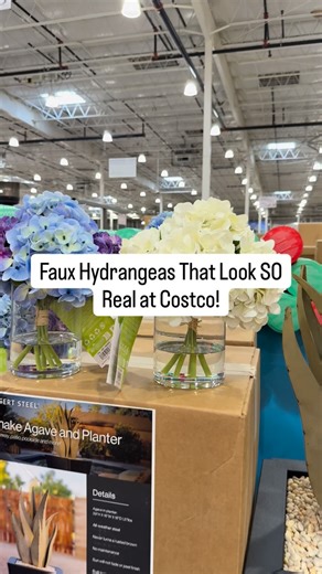 Laura Jayne Lamb on Instagram: "🤍 These are faux hydrangeas at Costco but they look and feel SO real!"