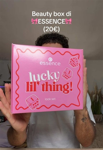 Meglio questo o il calendario dell’avvento?? Vi piace?? #makeup #beautybox #adventcallendar #essence