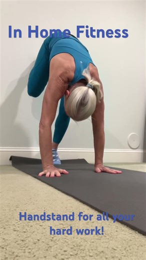 Handstands when u work core!! #mobility #womenover50 #shoulderexercises ##advancedabworkout