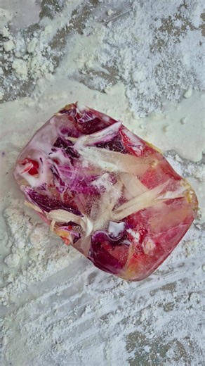 Science, but make it fun 👩‍🔬🧪🥼 Frozen water perfected gloop recipe = absolute chaos (the good kind). Learn more about our Play Based Curriculum here 👇 www.smallsprouts.co.nz #GloopMagic #PlayBasedLearning #LittleScientists #MessyPlay #SmallSprouts | Small Sprouts - Early Learning