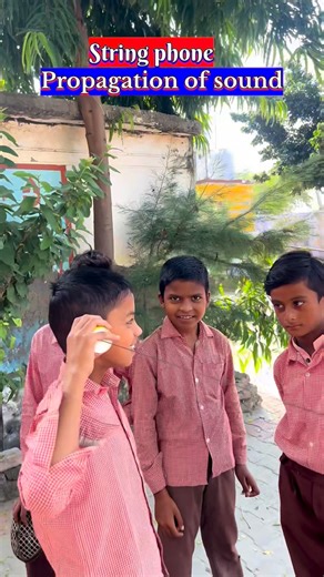 Vineet Chaudhary on Instagram: "✨Propagation of sound : Sound wave propagates through a string as vibrations, where the initial sound wave causes the string to oscillate. This mechanical vibration travels along the string by causing the particles in the string to push against one another, which carries the energy to the other end. The string must be taut for this to work effectively, as a loose string will not transfer vibrations as efficiently. #science #coolscienceideas #coolscience #sound #fu