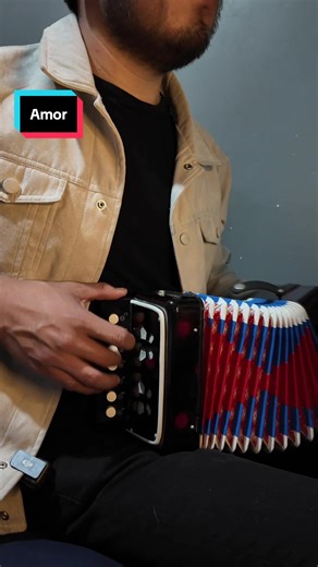 Mini acordeón: Amor de Emmanuel Cortés en cover