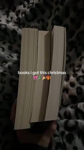 ive been procrastinating reading so bad lateyyyy, any tips??? #fyp #booktok #books #bookworm #christmashaul #bookhaul