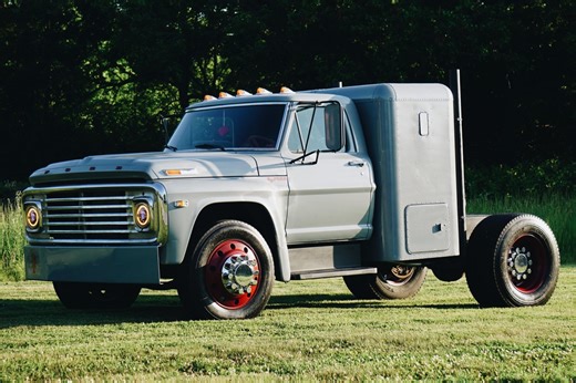 Modified 1969 Ford F-600 4-Speed