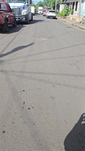 denuncia pública de este parqueo de los camiones de la coca aquí en el barrio José dolores Estrada del portón toña 3 c arriba 1 c al sur.@TE,ESTOY.FILMANDO @Alcaldía de Managua 🏠