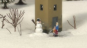 2.7K views · 213 reactions | Heute zeigt uns Mike Lorbeer im letzten Video aus der Serie "Modellbau mit Busch und Auhagen", wie man ein Detail im winterlichen Diorama gestalten kann: ein Freileitungskabel. Viel Spaß beim Nachbauen! ☃️ #busch #buschmodell #modell #modelleisenbahn #modellbahn #modellbau #modeltrain #modeltrains #trainminiature #anlage #h0scale #h0 #railway #modelrailway #wirmodellbahner #video | BUSCH: Modellwelten und mehr | Facebook