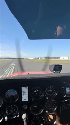 ✈️Taking Off Cessna 172 #aviation #shorts #flying #pilot #shortsvideo #airplane #fly #cessna