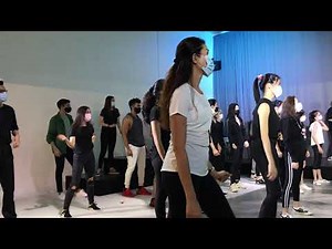 Move like a model | Learn catwalk | Modeling | Runway walk | How to walk