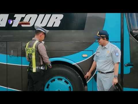 Satlantas Polres Gresik melaksanakan kegiatan ramcheck dan inspeksi terhadap bus pariwisata.