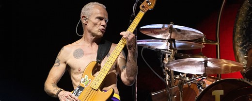 3 Alternative Rock Songs From the 1990s That Are Defined by Their Bass Lines