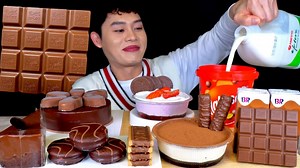 254K views · 10K reactions | Asmr Chocolate Dessert Party! Choco Cake Maltesers MuKbang | 봉길이 Bonggil | Facebook