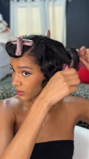 Christine Obanor on Instagram: "Flexi Rods are always a hit or miss, but this time it was a hit 🩷 Comment CURLS below to receive a DM with the link to this post on my LTK ⬇ https://liketk.it/5JZBK #heatlesscurls #flexirods #explore"