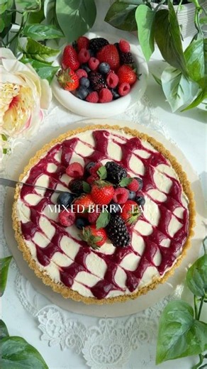 MIXED BERRY TART 🥧🍓🫐 #berries #sweettreatsathome #beautifuldessert #sweettart #fruittart