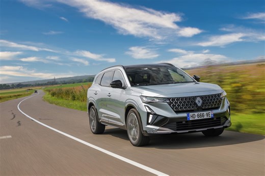 1er Essai - Renault Espace Full Hybrid E-Tech : quoi de neuf dans sa panoplie ?