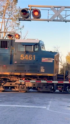 CSXT ES44AH 3234 leads CSX I026-02 with a RL K5HL on 01/02/2025 #Shorts #train