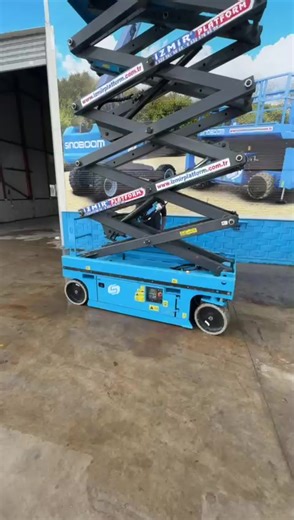 İzmir Platform: Manlift Teknik Servisinde Güvenilir Çözüm Ortağınız Sinoboom Dingli Els terazi denge LL arıza hata kodu çözümü İzmir Platform olarak, yüksekte çalışma ekipmanlarınızın güvenliğini ve sürekliliğini önemsiyoruz. Makaslı platform (manlift) arızalarında, özellikle karmaşık görünen hata kodları ve sensör problemlerinde uzman teknik ekibimizle hizmetinizdeyiz. Neden İzmir Platform’u Tercih Etmelisiniz? • Hızlı Yanıt: Arızanın iş kaybına dönüşmemesi için en kısa sürede müdahale. • Donan