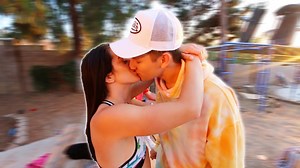 CHAPSTICK KISSING CHALLENGE