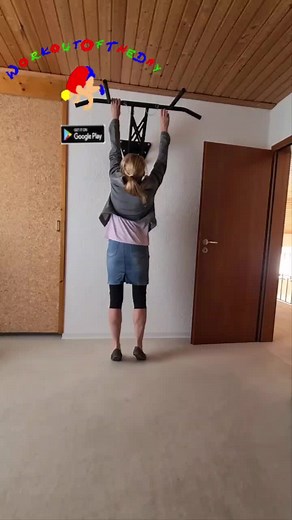 Get off clothes challenge inspired by @mita.988 😅 Wer macht mit? #challenge #strongtogether🤜🏻❤️🤛🏻 #strongertogether🧡 #workoutofthedayapp #workoutoftheday #wodappproved #training #fitness #motivation #sport #pullup #strip