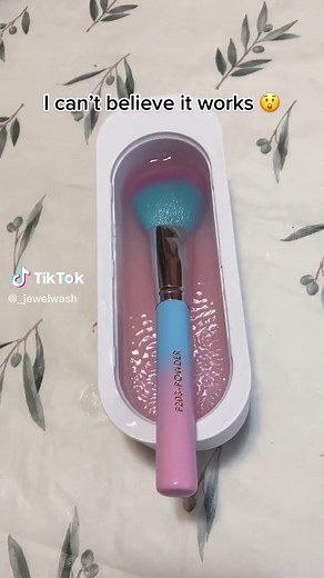 Cleaning Makeup Brushes with an Ultrasonic Cleaner