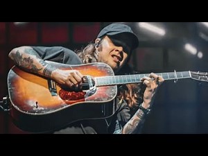 Billy Strings on Pink Floyd's "Fearless" Worcester, MA 7/31/24