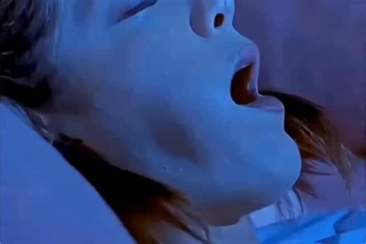 𝗖𝗥𝗘𝗔𝗧𝗜𝗢𝗡 on Instagram: "📷 Scary Movie 3 : A spoof comedy that playfully parodies popular horror and sci-fi films. When strange crop circles appear and a mysterious videotape causes panic, an unlikely hero gets pulled into a series of ridiculous events. Packed with silly humor, exaggerated scares, and nonstop jokes, it’s a light, laugh-focused take on scary movie clichés. 😂🎬"