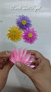 941K views · 16K reactions | Tutorial flores con celoceda para tus coronas #fblifestyle #art | El arte del papel | Facebook