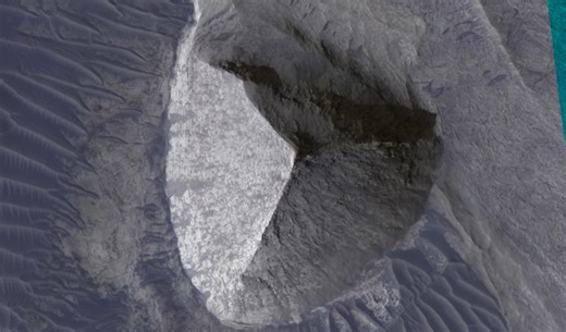 Mystery ‘Pyramid’ on Mars Sparks Debate Over Alien Origins