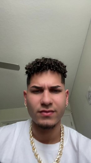 #stitch with @wallacesmarkham Mango sin pepa? Ig:sebastean.gonzalez #sebasteangonzalez