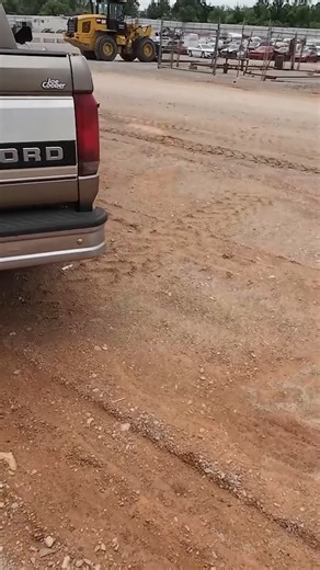 Vintage 1980s F150 XLT Found at Copart! | Auto Auction Rebuilds