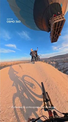 Chasing hot air balloons along the mtb trail | Osmo 360