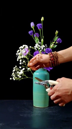 Flower arrangement #ikebana | Ikebana Flowers