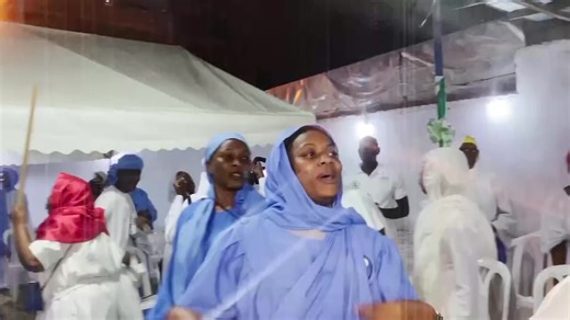 la grande veillée de prière de la Zone Ecclésiastique 1 de l’Église Messianique de Côte d’Ivoire, tenue à l’Église Messianique d’Angré Djorobité 2. Sous le thème puissant et interpellateur : « Renverse l’autel de Baal », Juges:6:25 cette nuit ne fut pas une simple rencontre, mais un véritable cri de guerre spirituel. Une convocation divine. Un appel à briser les autels invisibles, à détruire les fondements de l’idolâtrie moderne et à rétablir l’autel de l’Esprit Saint dans nos vies, nos familles