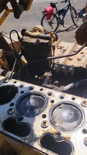 Why this Cat D6 lost its compression. #dieselmechanic