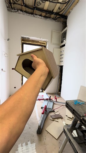 Кормушка для птиц #кормушка #кормушкадляптиц #лайфхак #плиточник