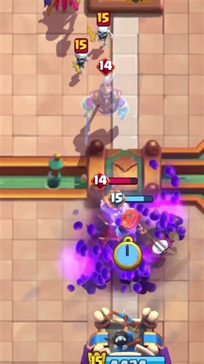 Evo GHOST VS Evo VALKYRIE #clashroyale