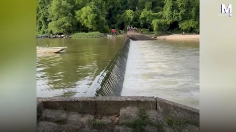 Epic boat jump off weir in Louisiana backfires for bungling driver