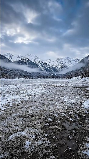 Underground Bunker to Cozy Snow Cabin | Hidden Winter Survival Build