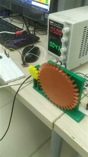 funcionamiento de mecanismos de engranajes, relación 3:1