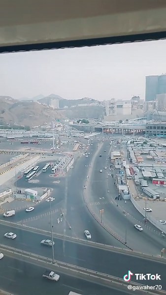 Urban Life Through the Window: City Scenes and Traffic