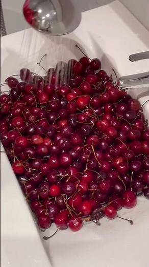 easy way to make fresh cherry juice#cherry #homemadejuice #juicing #naturaljuice #asmrfood