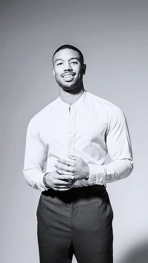 How to Pose Standing Up: 12 Stylish Standing Poses for Pictures