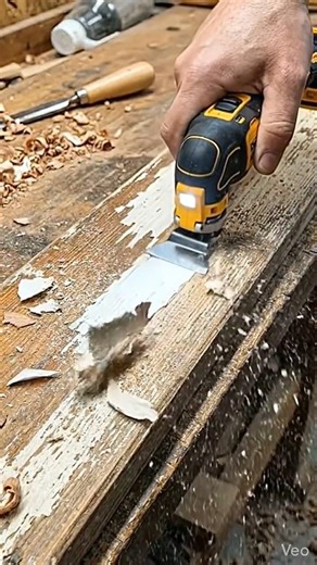 Satisfying Paint Removal with an Oscillating Multi Tool 🔥 #tools #woodworkingtools #woodworking