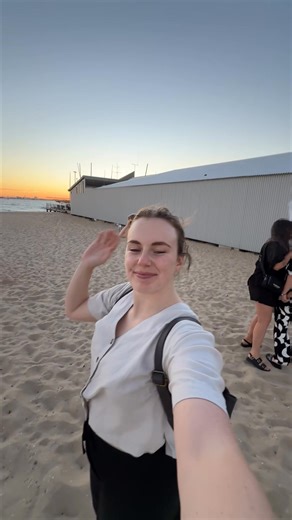 A leader in online study, join 60,000 students and choose from 250 courses. | Deakin University