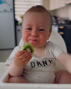 3.1M views · 80K reactions | Baby's first taste of a kiwi went well  諾 | UNILAD | Facebook