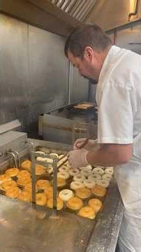 Get’em while their HOT 🔥 #hot #cooking #donuts #bakery #fyp #food #Kansas #kitchen #glaze #sweet